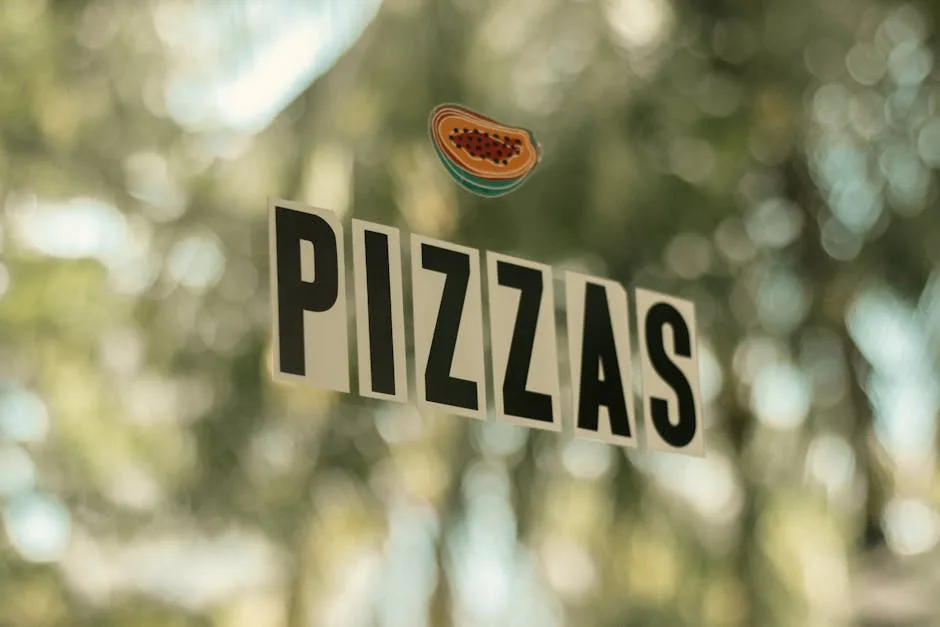 Pizza Hut, un simbol al industriei de fast-food, se află într-o situație critică, fiind scos la vânzare după o serie alarmantă de 10 trimestre consecutive de scăderi financiare. Acest brand, care a cucerit inimile consumatorilor din întreaga lume, se confruntă cu provocări majore pe piața din România, iar viitorul său rămâne incert.