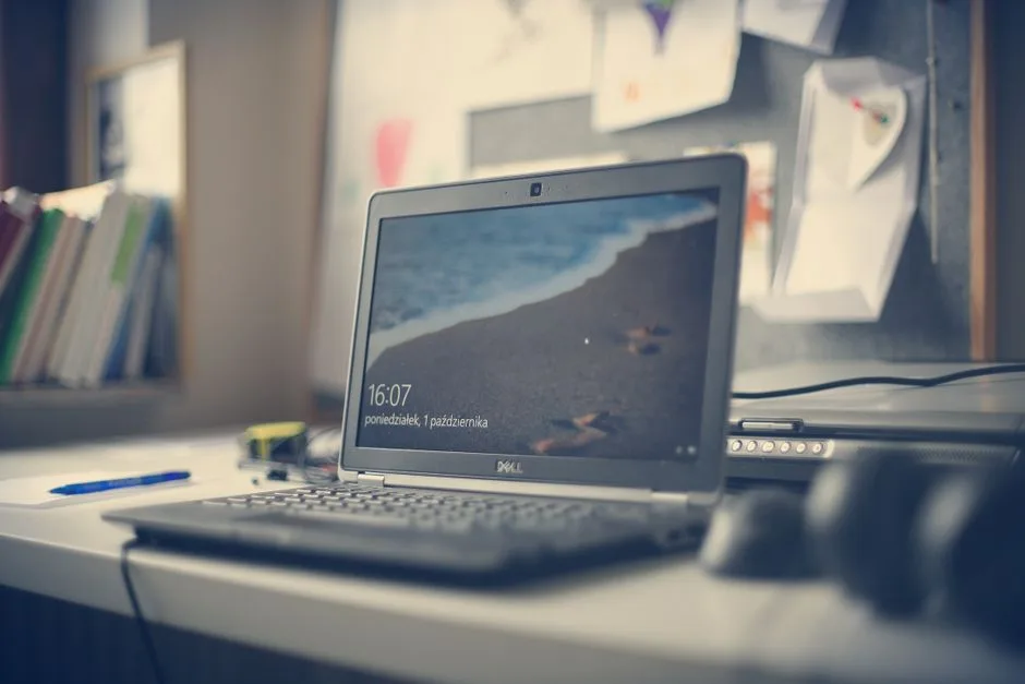 Dell XPS 13: O alternativă puternică la MacBook Neo pentru utilizatorii din București