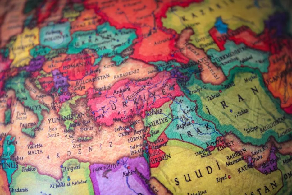 Tensiunile geopolitice din Orientul Mijlociu escaladează: SUA și Iran în pragul conflictului