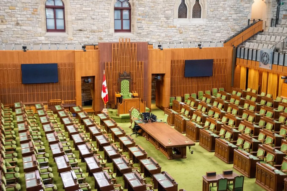 Tensiuni politice în Parlament: UDMR amenință cu boicotul la votul guvernului