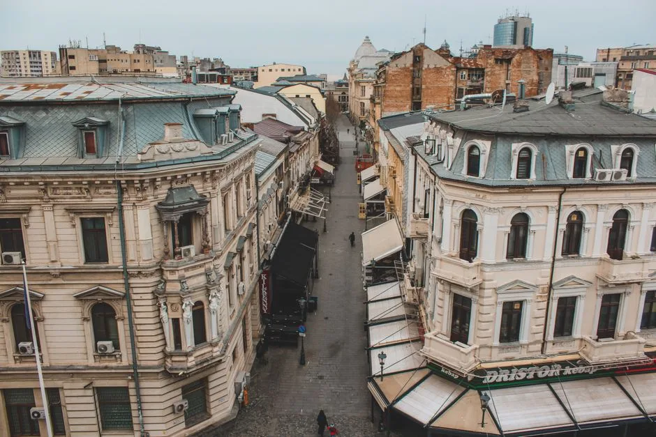 Controverse în București: Nicușor Dan îl dă în judecată pe Adrian Veștea pentru afaceri cu dezvoltatorii imobiliari
