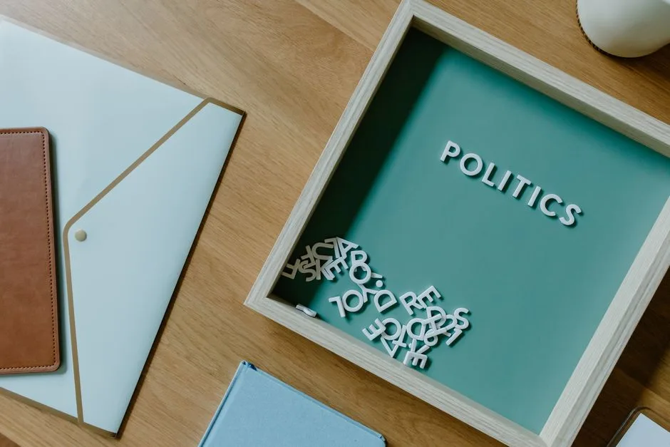 JD Vance și Strategiile Politice în Contextul Acordului cu Iranul