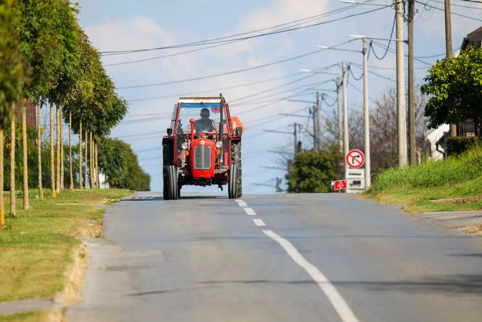 Tractoare mai accesibile pentru fermieri: Cum își afirmă China supremația pe piața utilajelor agricole