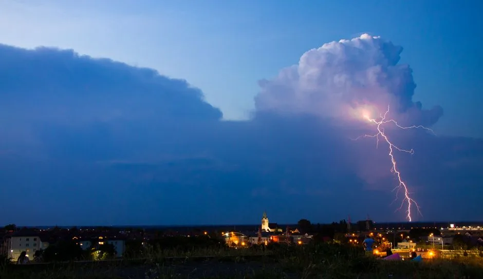 Furtunile supercelulare: Oamenii din Bihor se confruntă cu efectele devastatoare ale vremii extreme