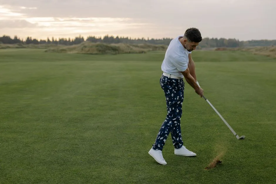 Tensiuni crescute în Golf: Iranul răspunde atacurilor aeriene ale SUA și închide Strâmtoarea Ormuz