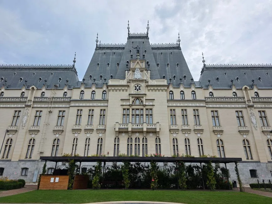 Curtea Constituțională a avizat modificările legislative ce vizează măsurile Bolojan în educație