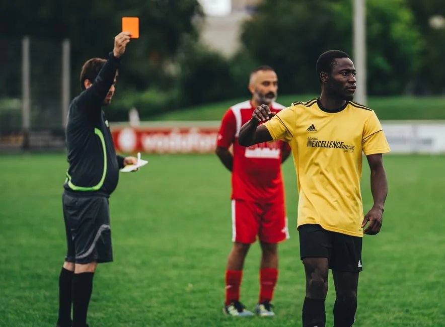 U Cluj contestă un penalty controversat în partida cu Dinamo Kiev: Reluările sugerează un contact