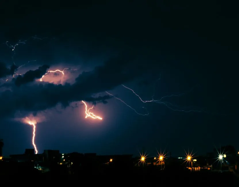 Severe Weather Alert: Cod Roșu de Ploi și Vânt în Capitală și Ilfov