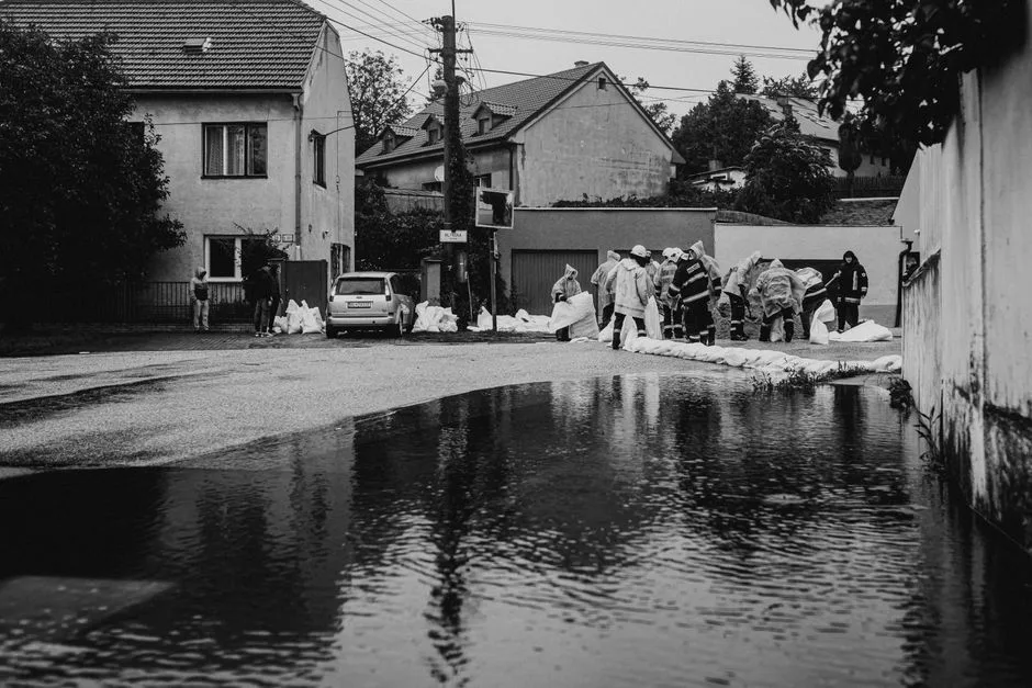Furtunile devastatoare lasă în urmă pagube semnificative în Târgu Jiu și Prahova