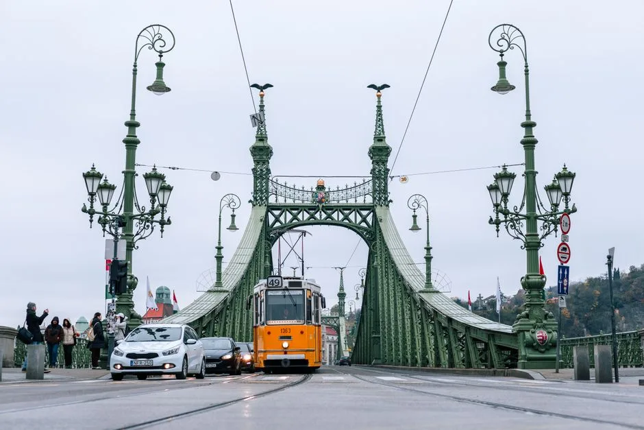 Criza energetică în Ungaria: Premierul Peter Magyar impune restricții severe la consumul de electricitate