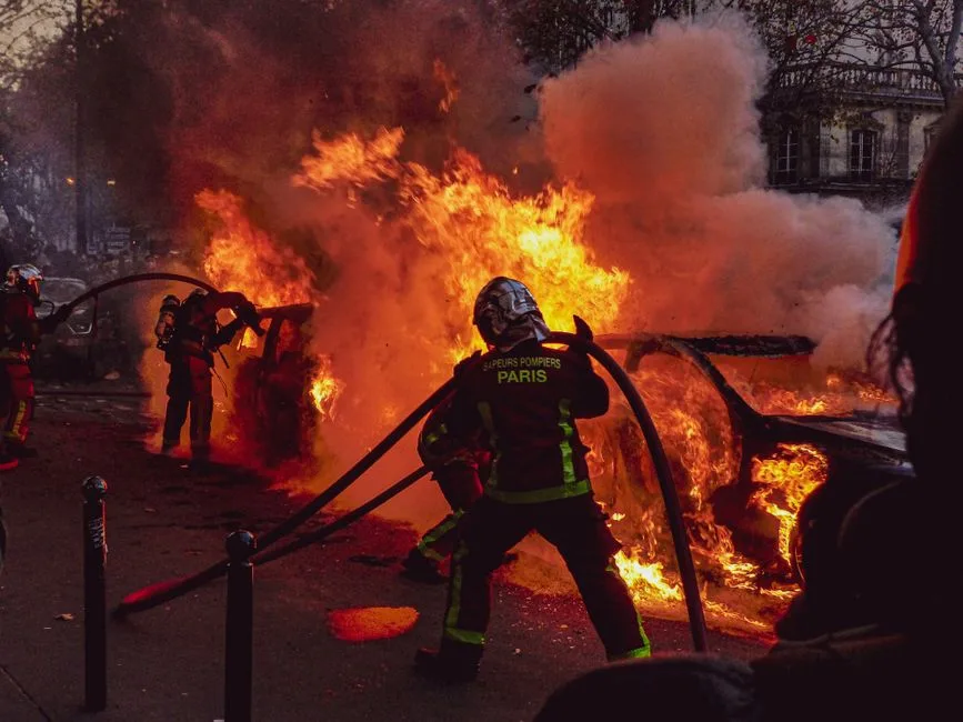 Incendiile devastatoare din Franța: Piloții eroi și manevrele lor de salvare