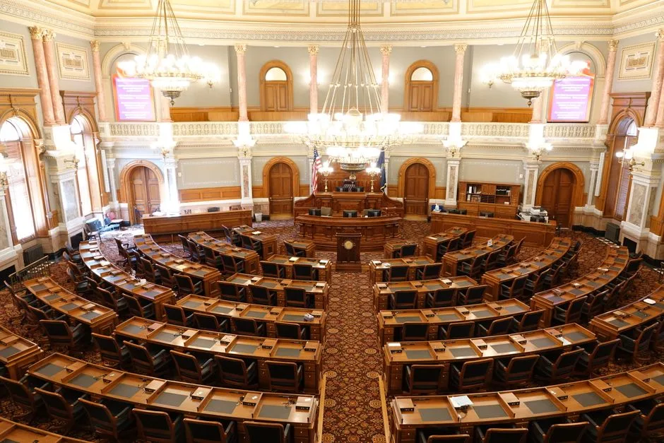 Provocările legislative din Senat: PNL și PSD în competiție pentru jaloanele PNRR