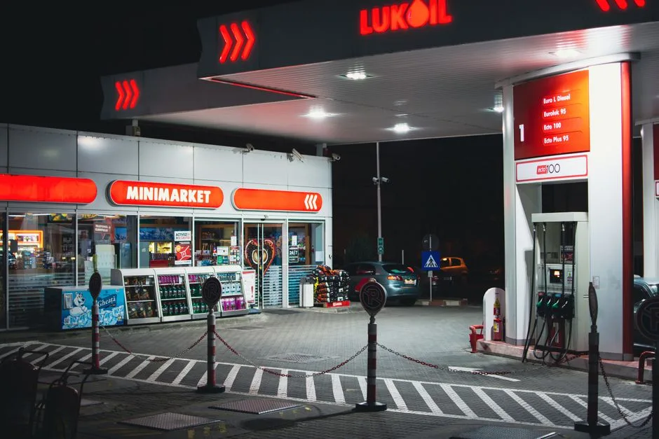 Reducerea accizei la motorină: Impactul asupra prețurilor la pompă și asupra economiei locale