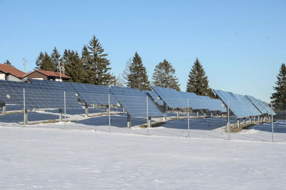 Programul de baterii pentru panouri fotovoltaice: Ministerul Mediului lansează consultarea publică