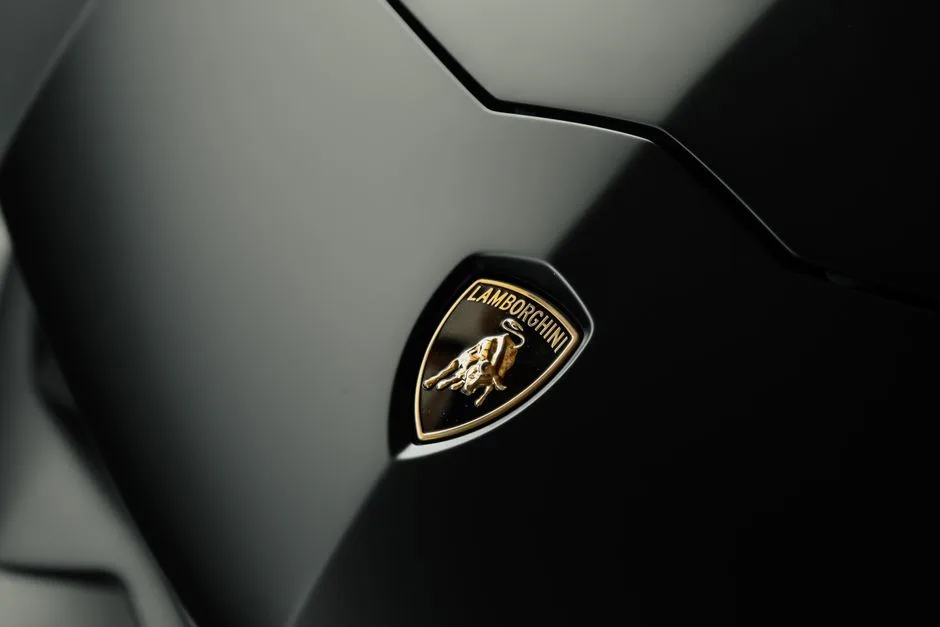 Lamborghini pentru siguranța publică: o investiție surprinzătoare în Poliția Română