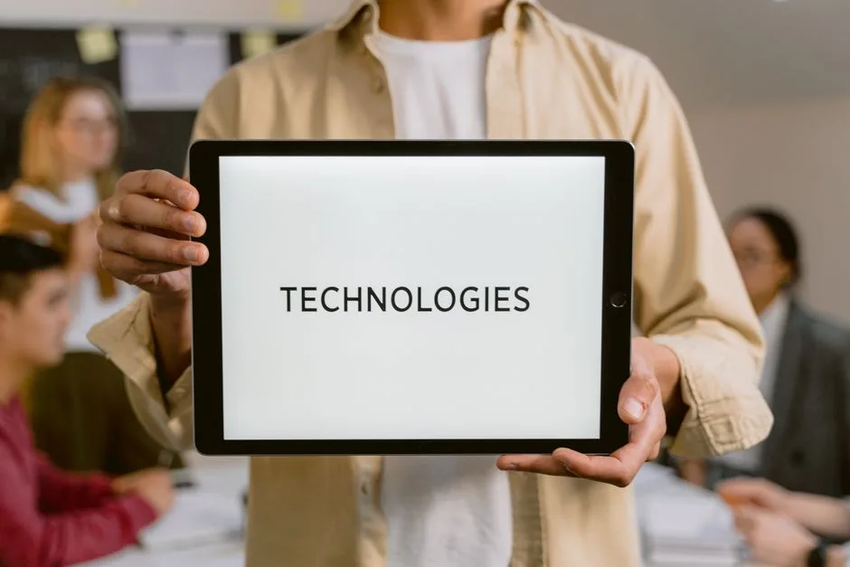 Revoluția tehnologică: Primul telefon pliabil Apple captează atenția investitorilor