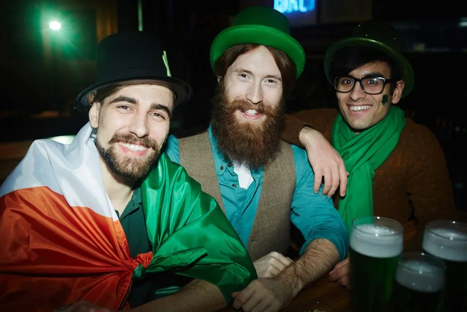 Irlanda caută specialiști români cu salarii atractive: oportunități de muncă în domeniul tehnologiei