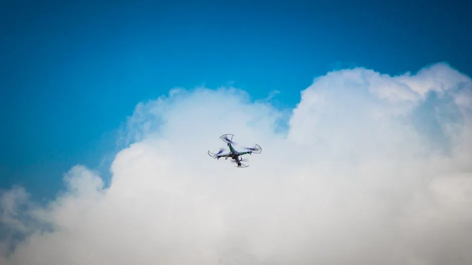 Dronă neidentificată perturbă spațiul aerian al Republicii Moldova, zborurile suspendate temporar
