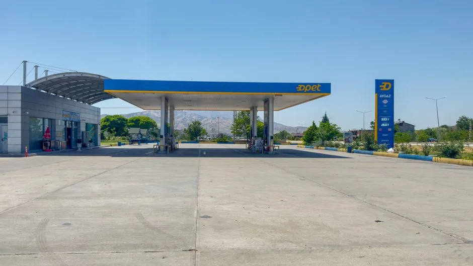 Motorina atinge pragul record de 10,49 lei/litru în Capitală: Unde găsesc bucureștenii cei mai ieftini carburanți pe 13 septembrie