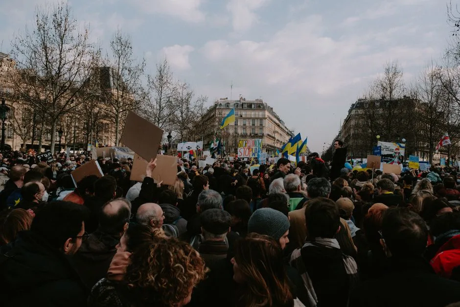 Protest masiv al fermierilor în fața Guvernului: George Simion face apel la unitate