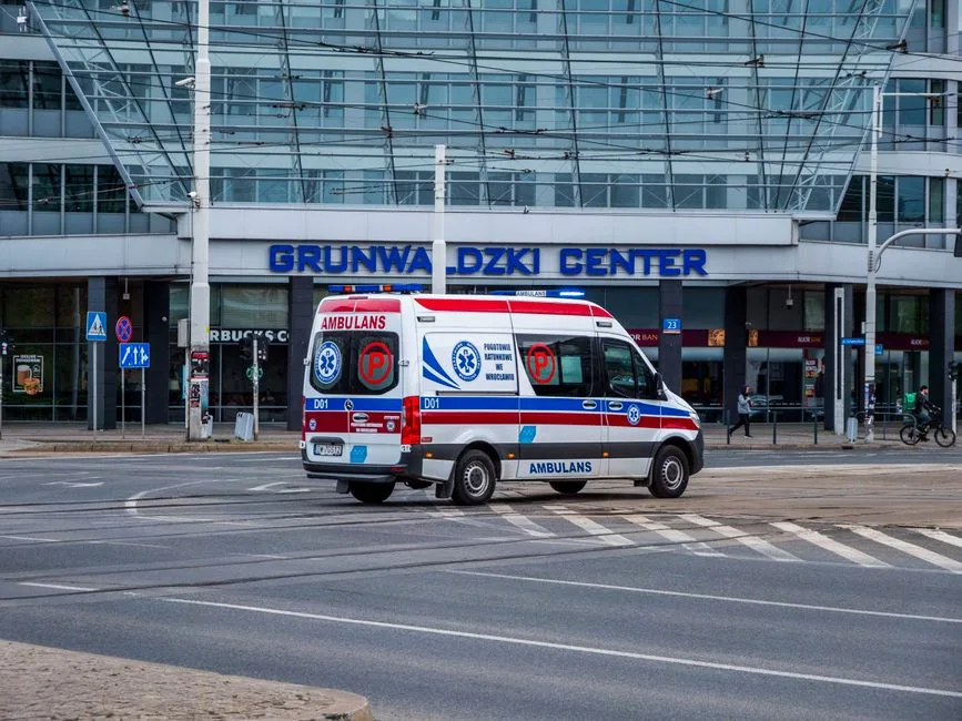 Serviciile de ambulanţă din 17 județe se confruntă cu o criză de finanțare pentru luna septembrie