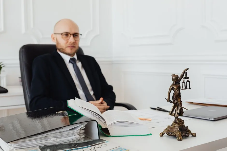 Decizia judecătorilor în cazul liderului instigatorilor implicați în violențele din centrul Capitalei
