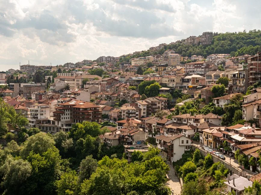 Bulgaria: O creștere salarială accelerată care ridică întrebări pentru România