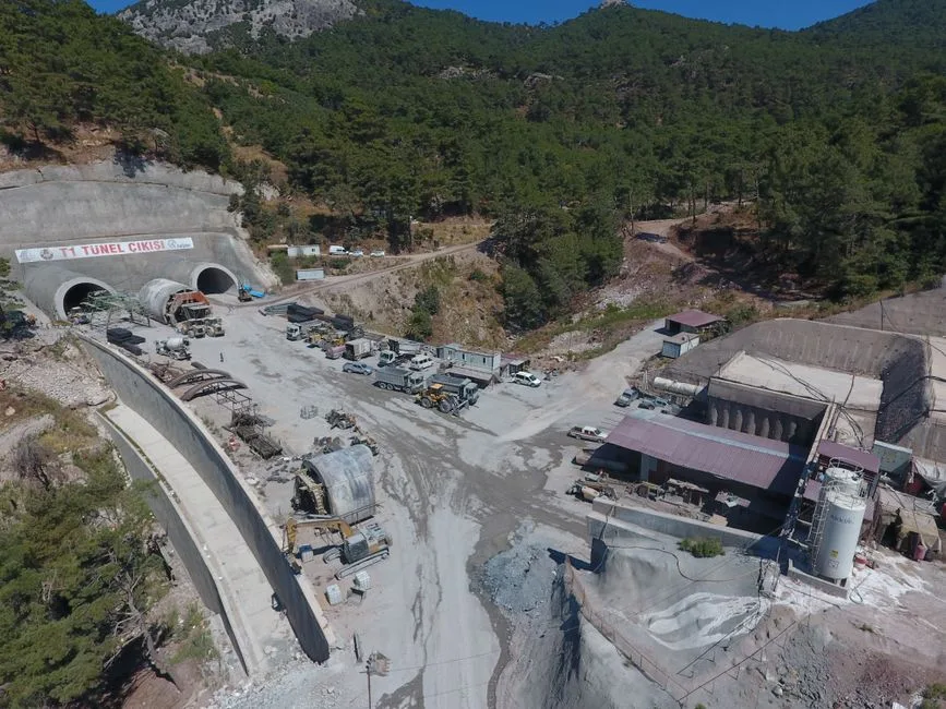 Finalizarea excavărilor la „Tunelurile urșilor” aduce progrese pe A1