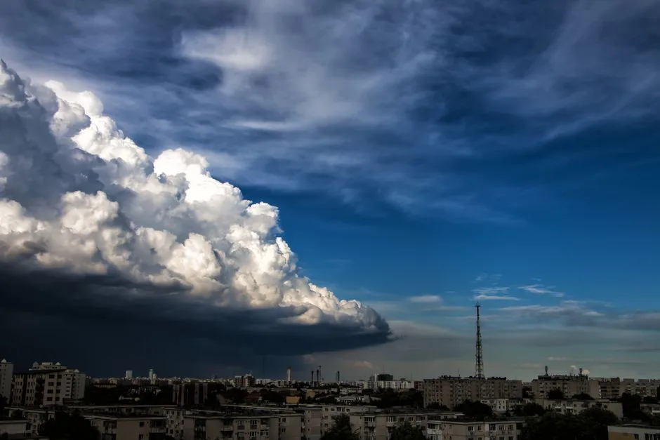Prognoza meteo pentru 19 septembrie: Averse, furtuni și temperaturi record în București