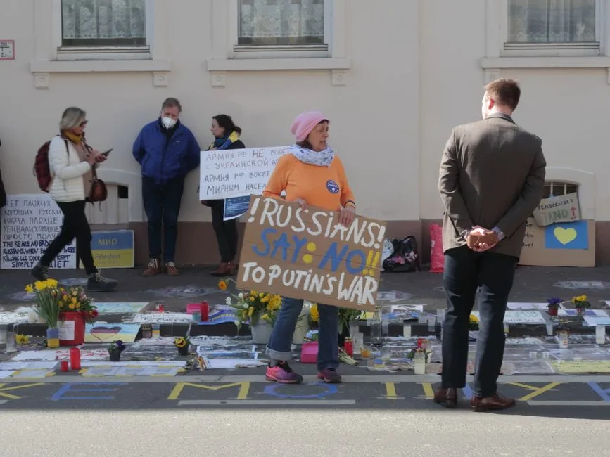 Protest pașnic în Piața Victoriei: Oameni unirii împotriva extremismului