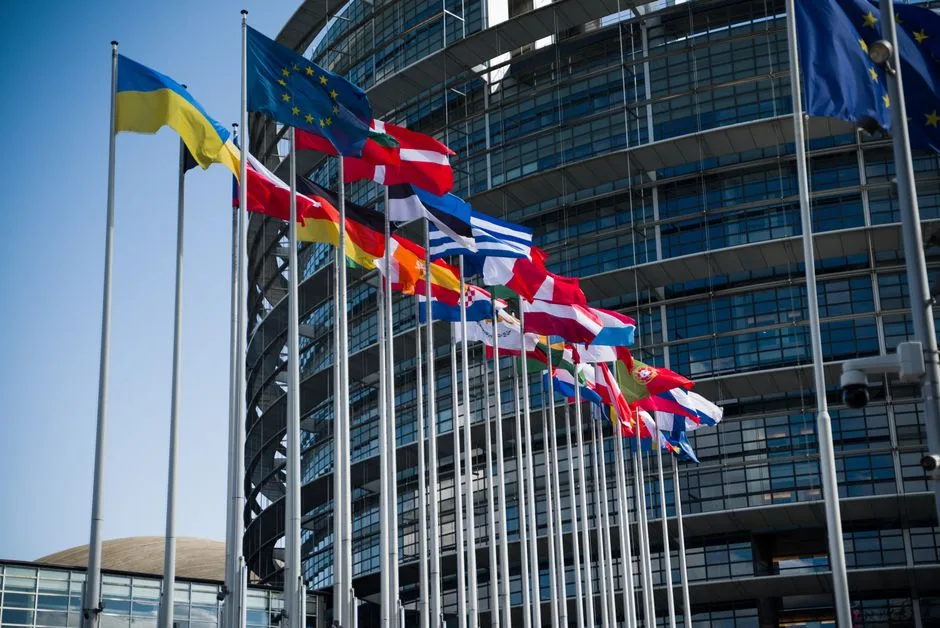 Provocările Uniunii Europene în relația cu China și SUA: o analiză a autosabotajului