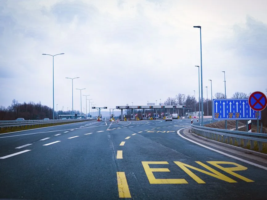 Noua taxă de drum TollRo, debut cu probleme tehnice majore pentru șoferii din România