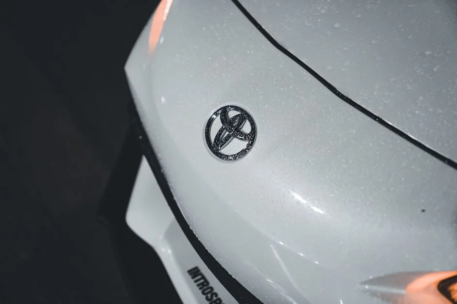 Toyota demonstrează durabilitatea noului Hilux electric printr-un experiment extrem
