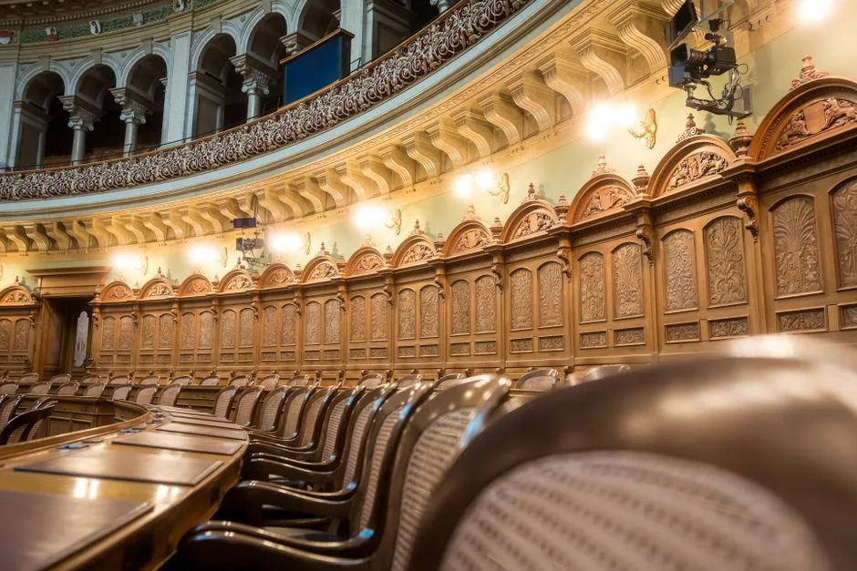 Cum poate România să iasă din impasul politic: Patru soluții discutate de experți