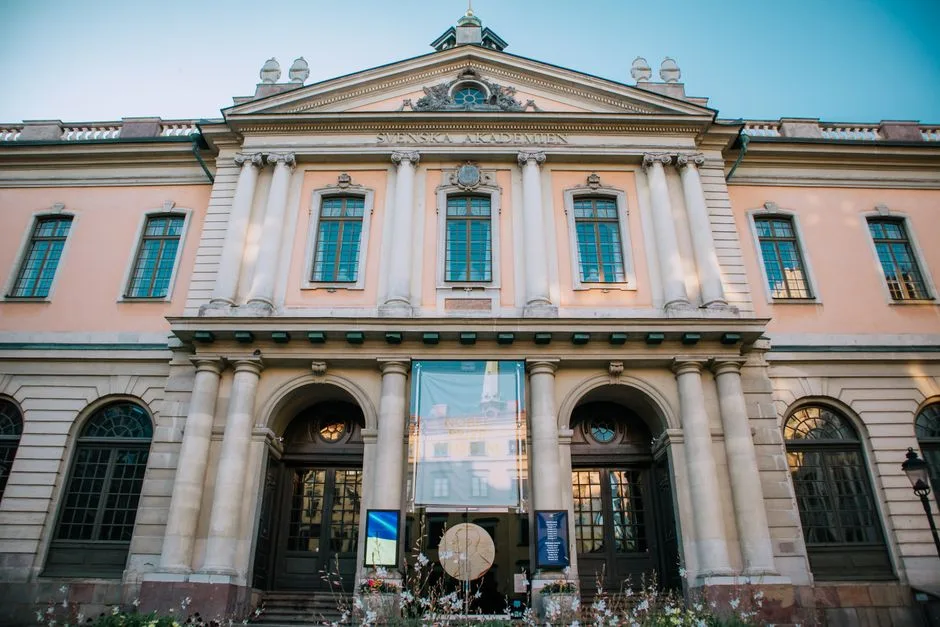 Premiul Nobel pentru Literatură 2026: Anne Carson, vocea inovatoare a poeziei canadiene