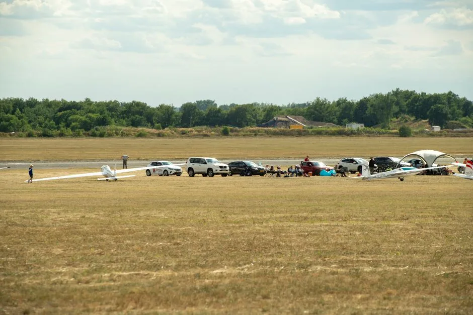 Urmărire pe Aeroportul Otopeni: Un avion Wizz Air a efectuat o aterizare de urgență la câteva minute după decolare