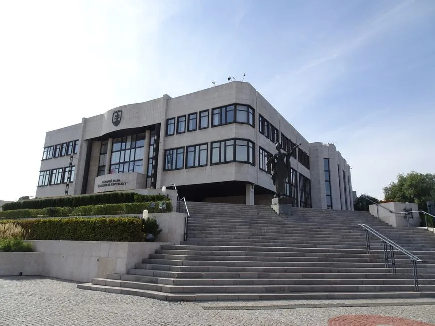 Suspiciuni de instabilitate politică în București: vicepreședintele PNL acuză PSD de intenții de suspendare a primarului Nicușor Dan