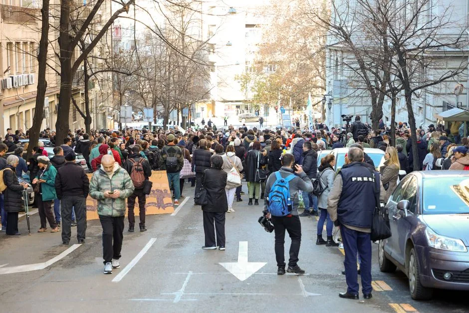 Scandalul achizițiilor publice la ANM: Mobilier și echipamente IT în valoare de 2,2 milioane de lei