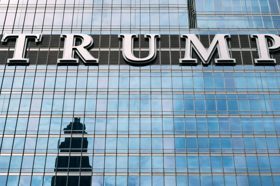 Impactul politicilor lui Trump asupra economiei americane: Sondajele arată riscuri pentru republicani în alegerile din noiembrie