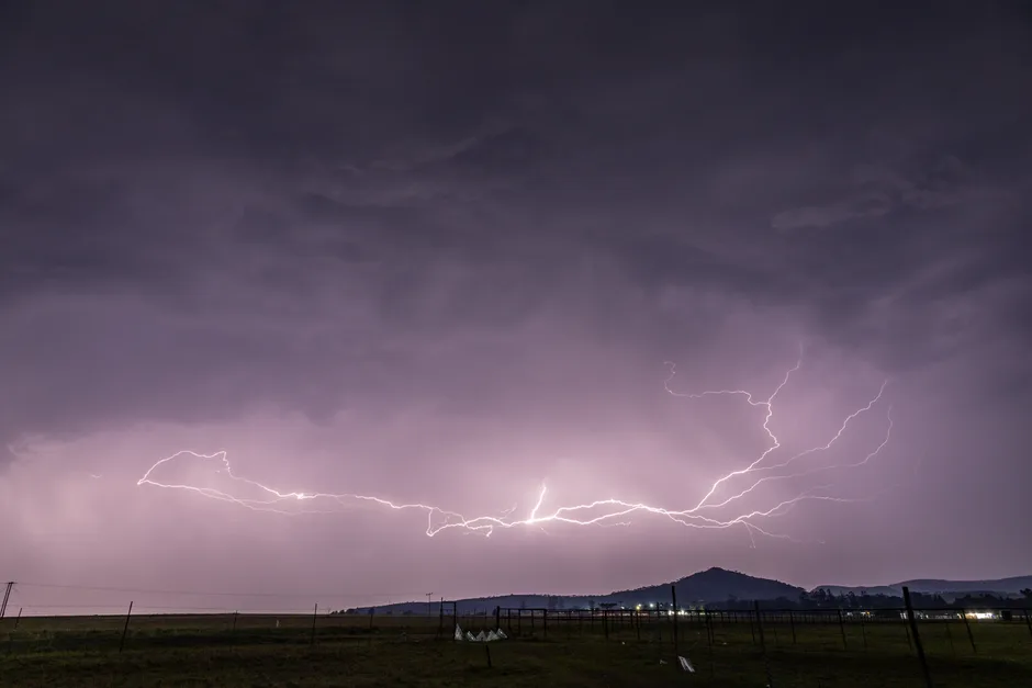 Fenomen meteorologic extrem: Vânt puternic și ninsori în 8 județe
