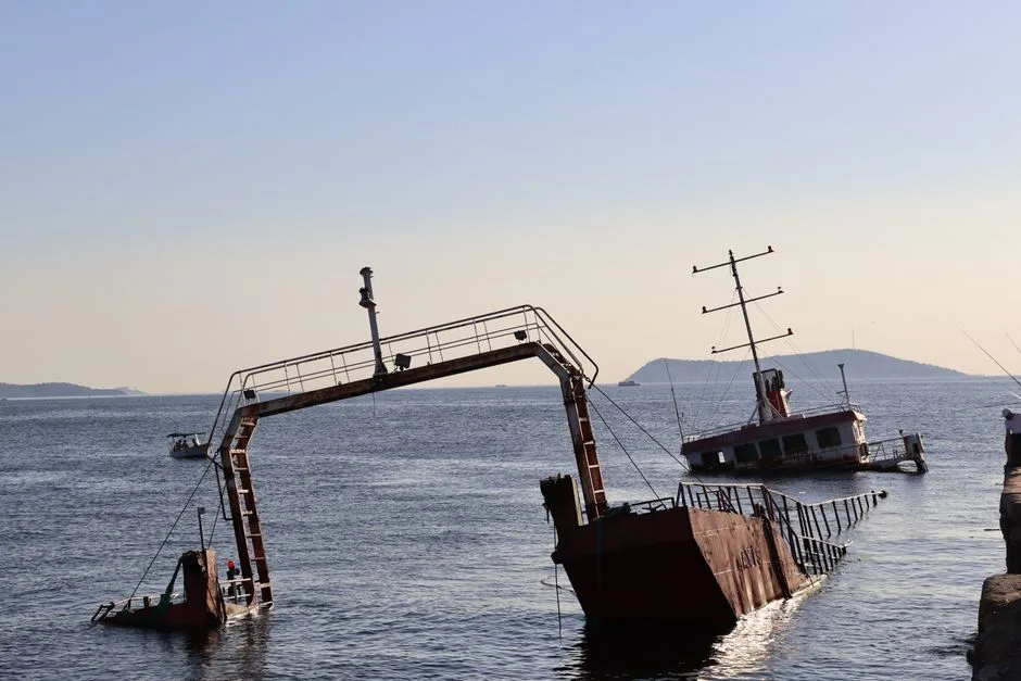 Accident maritim în apele teritoriale românești: o navă a fost lovită de o dronă