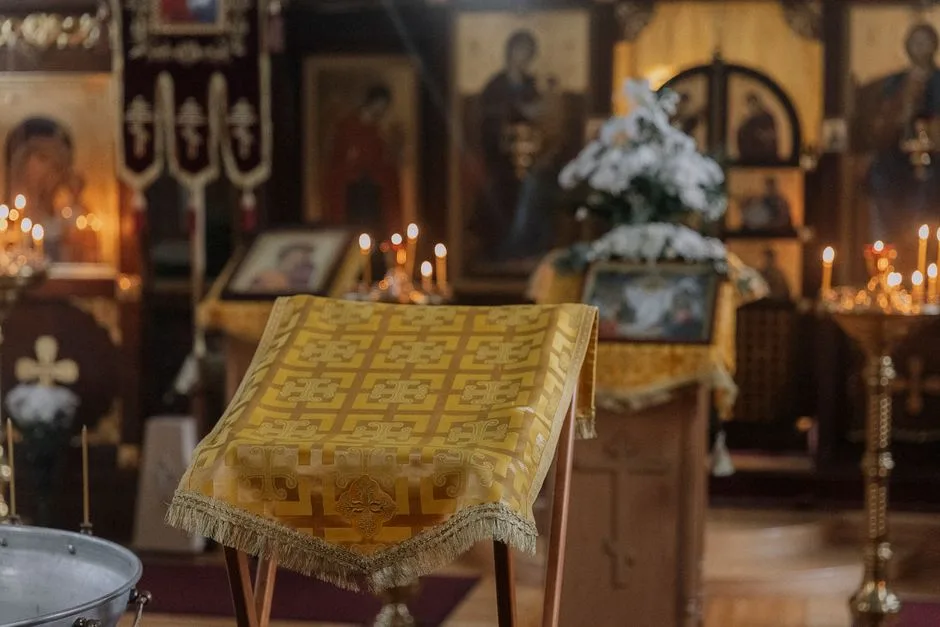 Rugăciunea către Sfânta Parascheva: Versuri pentru sănătate și liniște sufletească
