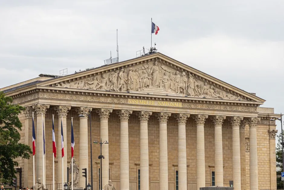 Reacțiile președintelui Macron în urma protestelor violente din Franța