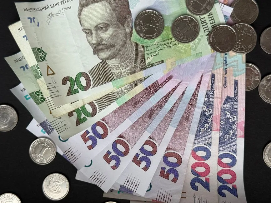Un nou început pentru guvernare: Bolojan pleacă, promisiuni de reformă rămân