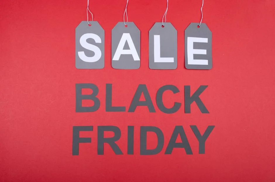 Black Friday în România: Reduceri semnificative la Altex, Media Galaxy și BRICO începând cu 29 octombrie