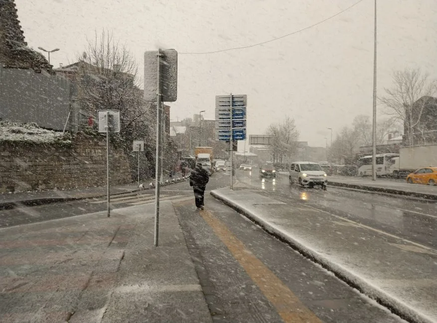 Previziuni meteorologice alarmante: Răcire și precipitații în București la început de noiembrie