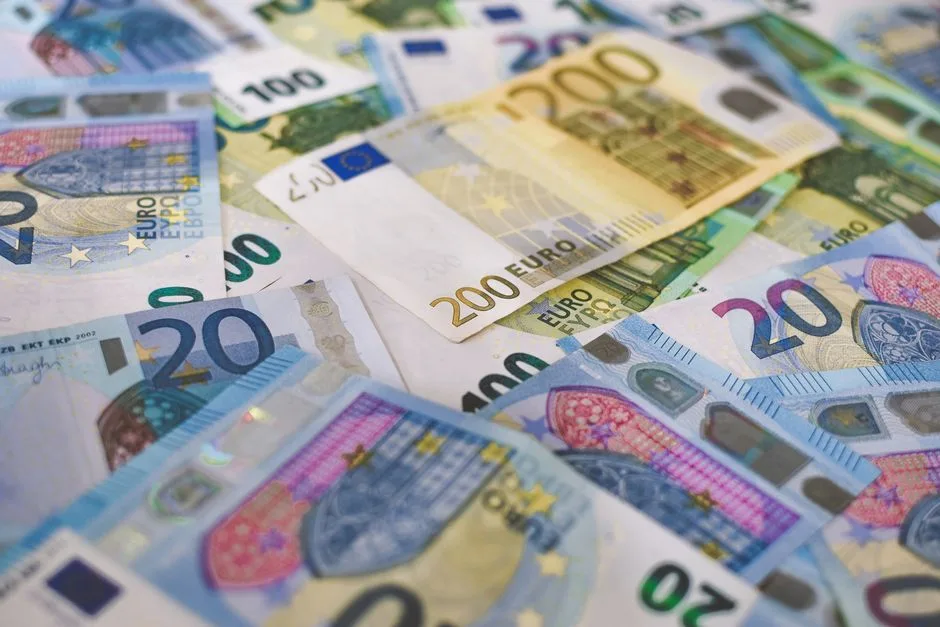 Dispariția a 700.000 de euro de la Vama Otopeni: Cine sunt responsabilii?