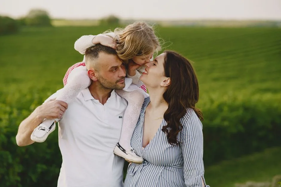 Costul Vieții: O Familie cu Doi Copii Necesită 11.668 de Lei Lunar pentru un Trai Decent