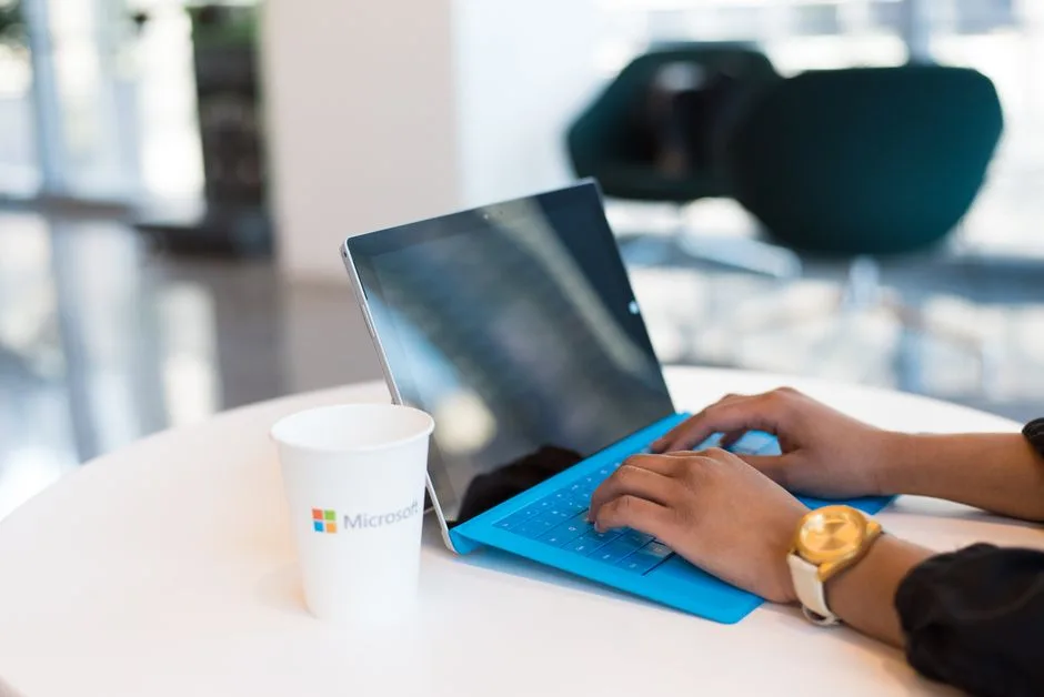 Microsoft își revizuiește strategia de personal în contextul avansului rapid al inteligenței artificiale