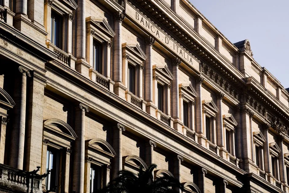 Intesa Sanpaolo, la un pas de a deveni lider pe piața bancară globală prin preluarea celei mai vechi bănci din lume